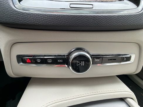 Certified 2023 Volvo XC90 B5 Core image 27