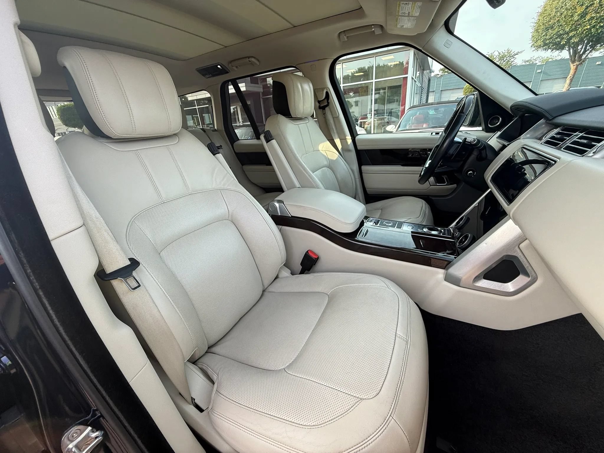 Used 2018 Land Rover Range Rover HSE AWD/4WD image 15