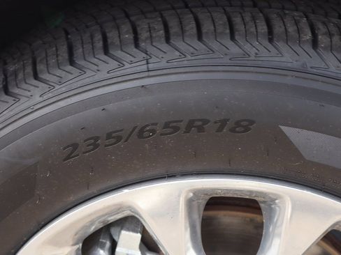 Used 2021 Chrysler Pacifica Touring-L w/ Uconnect Theater Family Group image 43