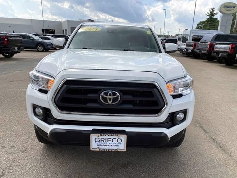 Used 2023 Toyota Tacoma SR5 AWD/4WD image 8