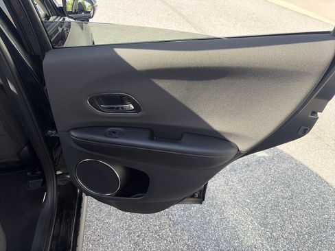 Used 2021 Honda HR-V EX image 25