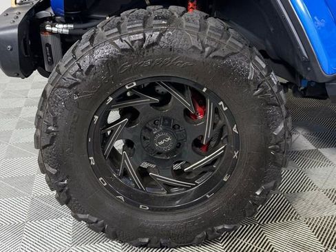 Used 2023 Jeep Wrangler Unlimited Rubicon 392 w/ Xtreme Recon 35" Tire Package AWD/4WD image 14