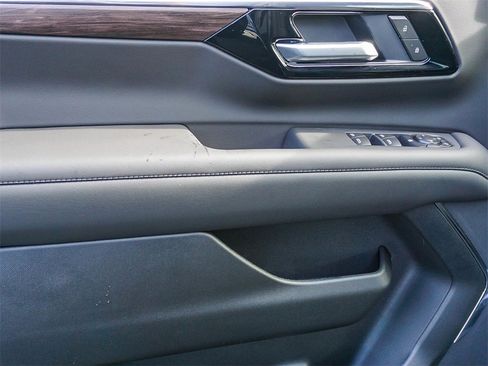 New 2026 Chevrolet Suburban LS image 18