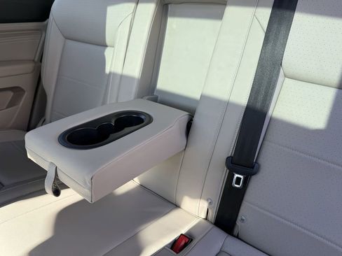 Used 2022 Volkswagen Atlas SEL image 33