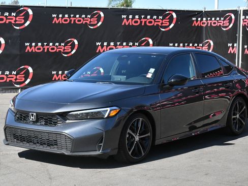 Used 2025 Honda Civic Sport image 3