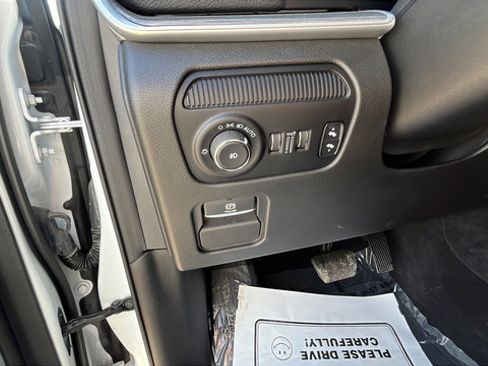 Used 2024 Jeep Wagoneer Series II w/ Flexible Seating Group AWD/4WD image 11