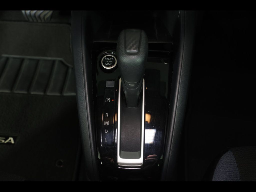 Used 2025 Nissan Versa SV FWD image 12