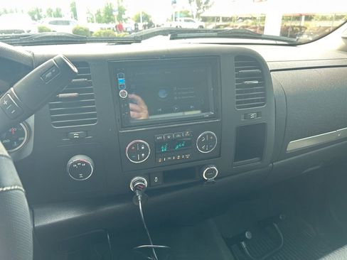 Used 2014 Chevrolet Silverado 2500 LT w/ Interior Plus Package image 11