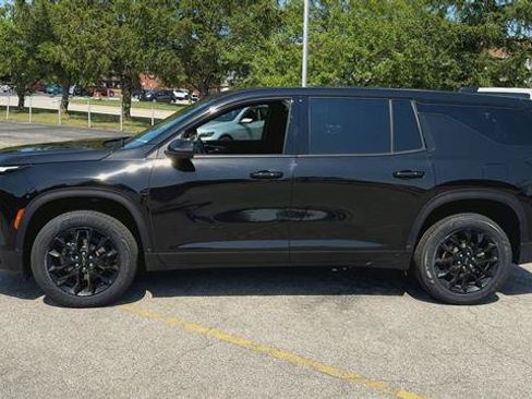 Certified 2024 Chevrolet Traverse LS w/ Midnight/Sport Edition FWD image 9