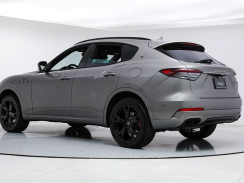 Certified 2022 Maserati Levante GT AWD/4WD image 3