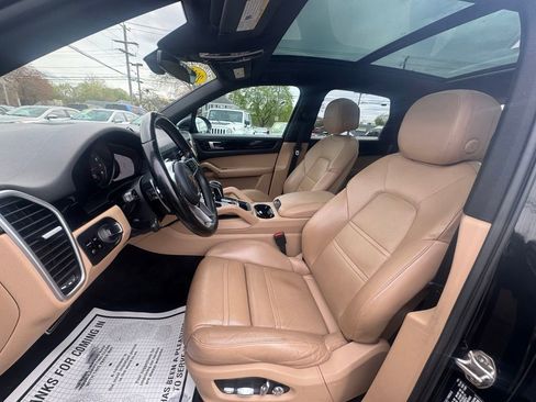 Used 2019 Porsche Cayenne S AWD/4WD image 36