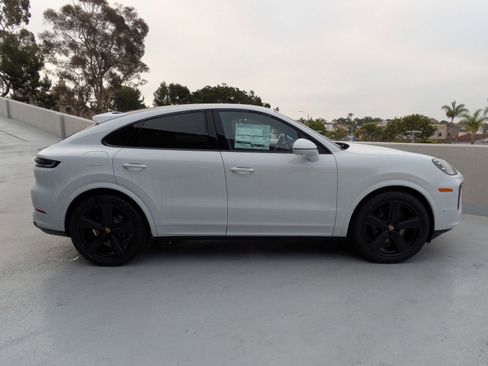 New 2026 Porsche Cayenne Coupe image 8