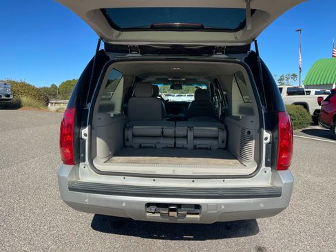 Used 2011 GMC Yukon XL SLT image 23