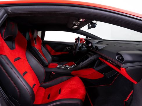 Used 2021 Lamborghini Huracan EVO RWD image 20