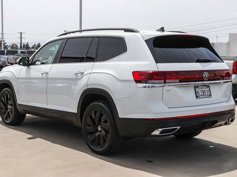 Used 2024 Volkswagen Atlas SE w/ Black Wheel Package image 5