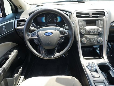 Used 2018 Ford Fusion S FWD image 21
