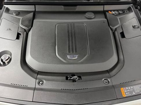 Used 2024 Cadillac Lyriq Tech RWD image 35