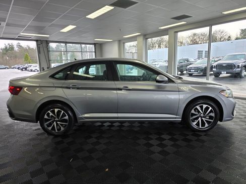 Used 2023 Volkswagen Jetta S image 3