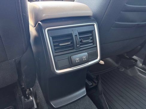 Used 2023 Subaru Forester Premium AWD/4WD image 27