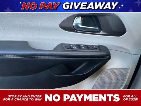 Used 2019 Chrysler Pacifica Touring-L Plus w/ Tire & Wheel Group image 21