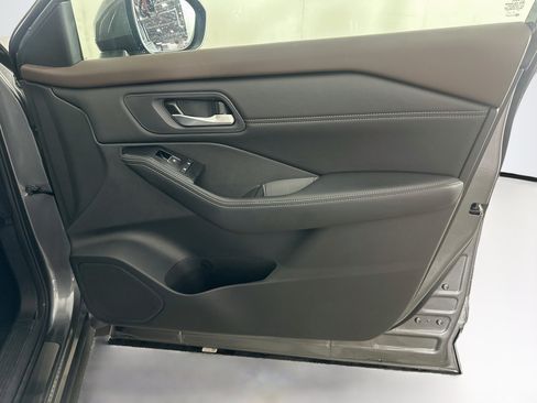 Used 2023 Nissan Rogue SL FWD image 33