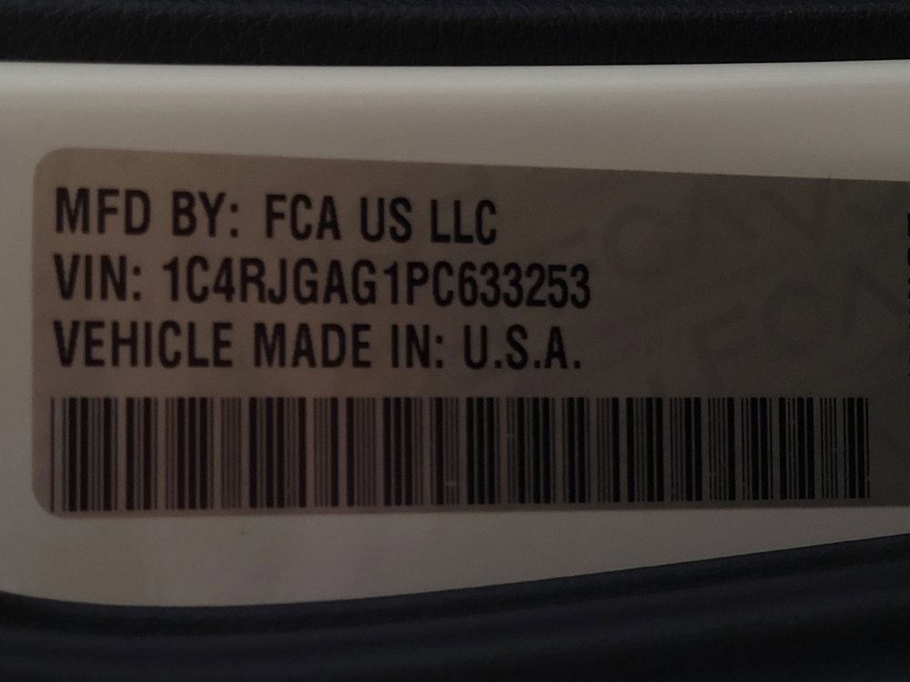 Used 2023 Jeep Grand Cherokee Altitude RWD image 33