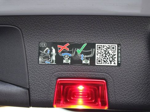 Certified 2023 Mercedes-Benz GLA 250 4MATIC image 34