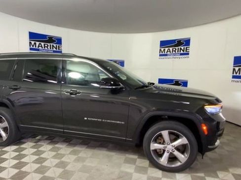 Used 2022 Jeep Grand Cherokee L Limited image 3