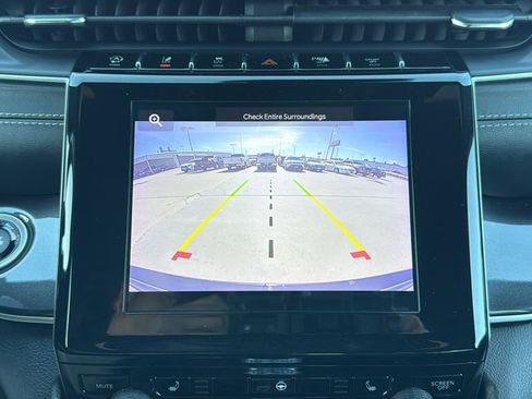 Used 2022 Jeep Grand Cherokee Altitude image 27