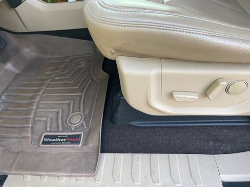 Used 2019 Ford F150 Lariat image 9