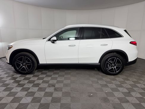 Used 2026 Mercedes-Benz GLC 300 4MATIC image 2