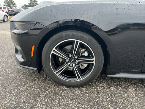 Used 2025 Ford Mustang Coupe image 29