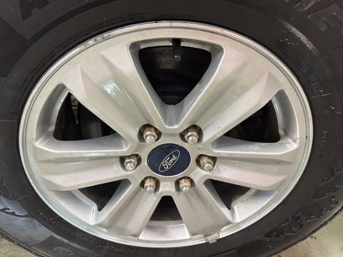 Used 2015 Ford F150 XLT image 29