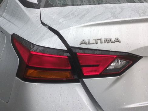 Used 2023 Nissan Altima 2.5 SL FWD image 21