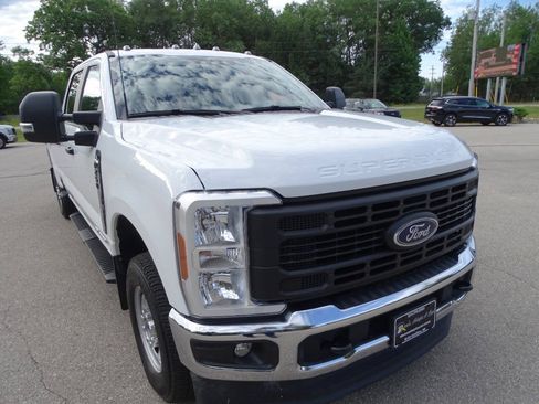 Used 2025 Ford F250 4x4 Crew Cab XL image 2