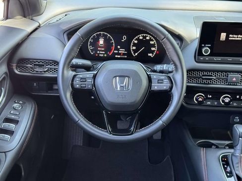Used 2025 Honda HR-V Sport image 12