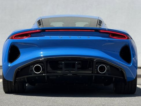Used 2025 Lotus Emira RWD image 8