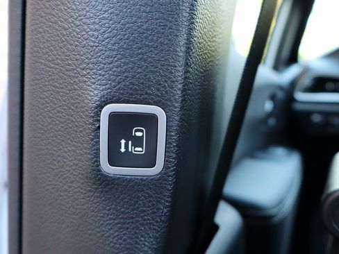 New 2026 Chrysler Pacifica Select image 50