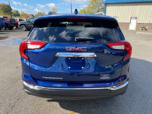 Certified 2022 GMC Terrain SLT w/ LPO, Floor Liner Package image 4