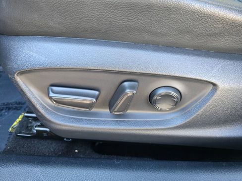 Used 2021 Toyota Camry SE w/ Convenience Package image 18