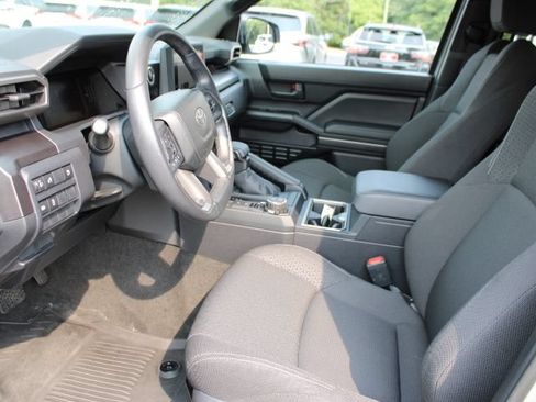 Used 2025 Toyota 4Runner SR5 AWD/4WD image 8