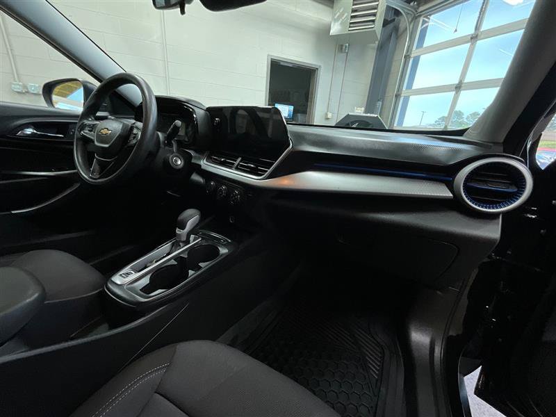 Used 2024 Chevrolet Trax LS FWD image 27