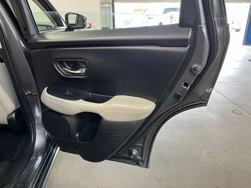 Used 2023 Honda HR-V LX image 15