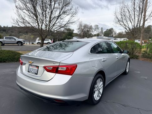 Used 2018 Chevrolet Malibu LT image 6