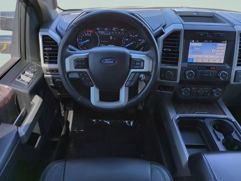 Used 2019 Ford F250 Lariat w/ Chrome Package image 15