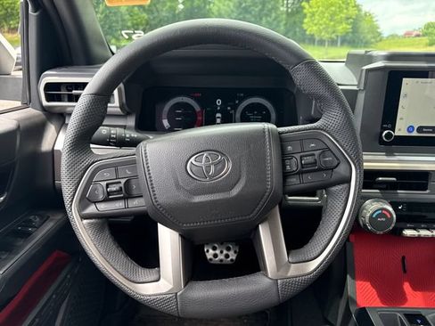 Used 2025 Toyota Tacoma TRD Sport AWD/4WD image 20