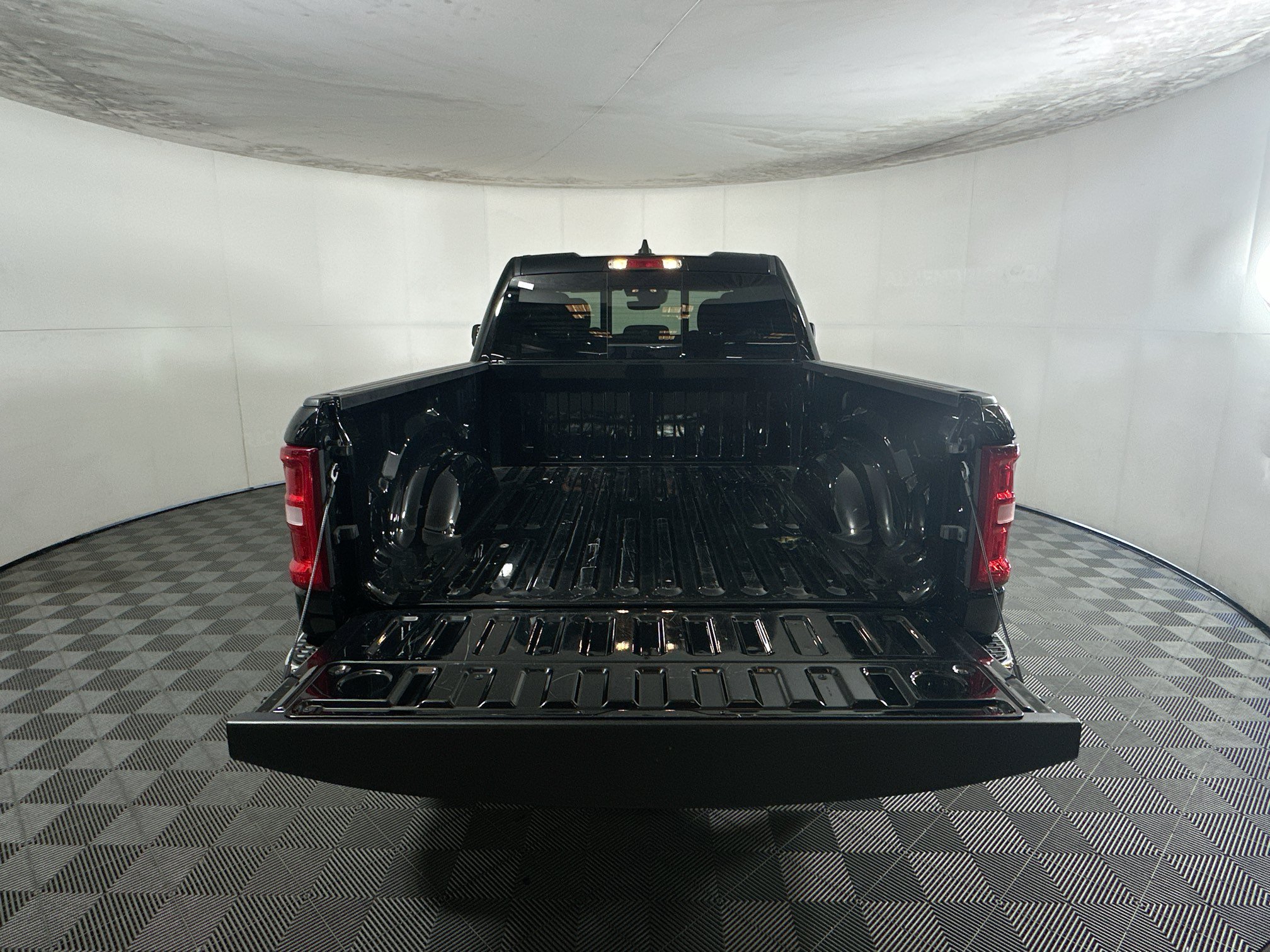 Used 2025 RAM 1500 Big Horn RWD image 31