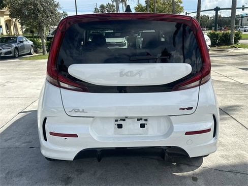 Certified 2022 Kia Soul GT-Line image 10