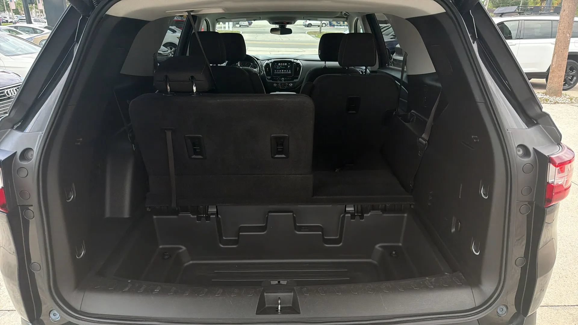 Used 2019 Chevrolet Traverse LT AWD/4WD image 23
