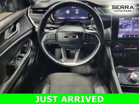 Used 2022 Jeep Grand Cherokee L Laredo image 24